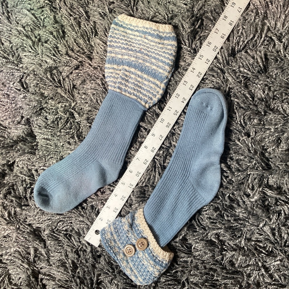 Knit button socks - Picture 2 of 3